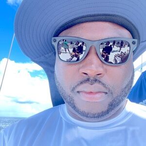 Meet your Posher, Clauden